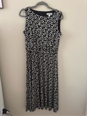 Dress Barn Women’s Black & White Sleeveless Printed Midi Dress
